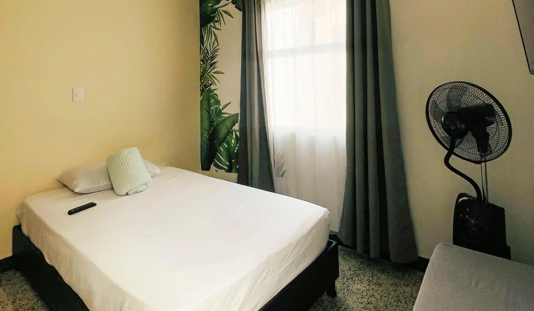 Casa De Colores Apartment Medellin Homestay